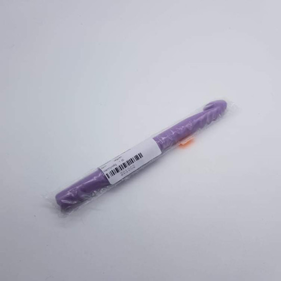 Horgolótű 12mm széles  lila műanyag