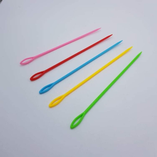 Műanyag összeillesztő tű 15cm több színben